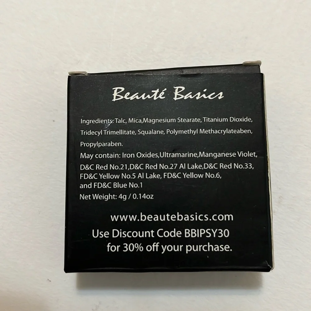 Beaute Basics 3 tone bronzer shimmery makeup